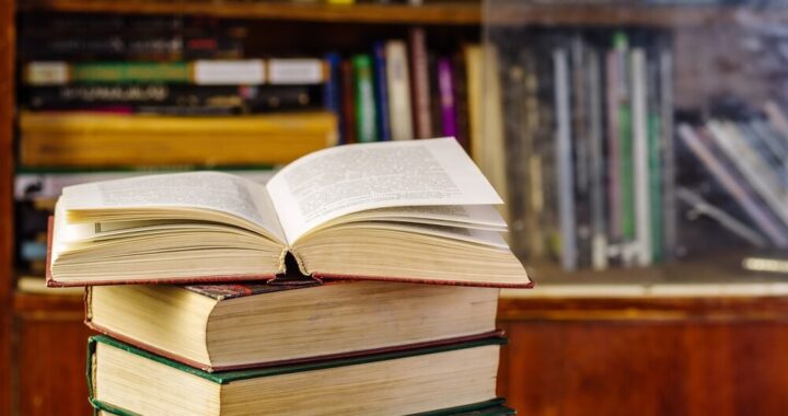 przejmuj--ca-opowie-----o-dorastaniu-w-cieniu-hist-auto-6169