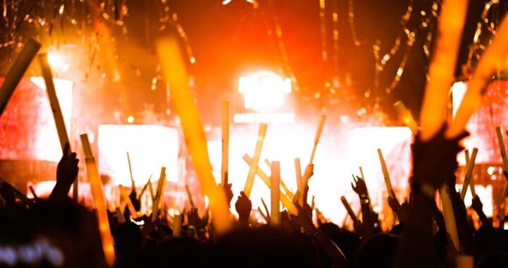 fina---v-przegl--du-muzycznego--srebrny-longplay---auto-1808