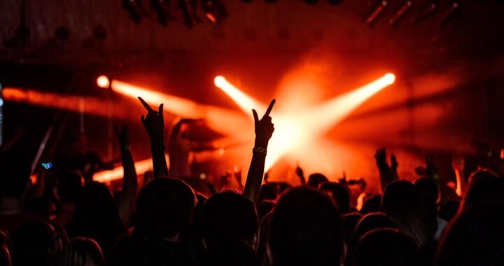 pan-irek-wspomina-koncerty-z-czas--w-komuny-i-zapr-auto-1836